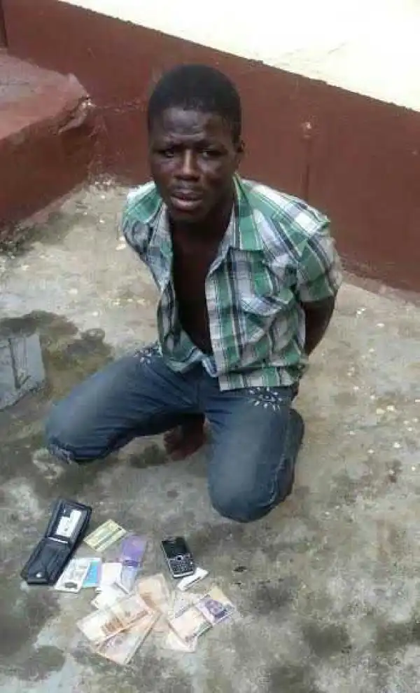 Suspect pick-pockets policewoman during interrogation